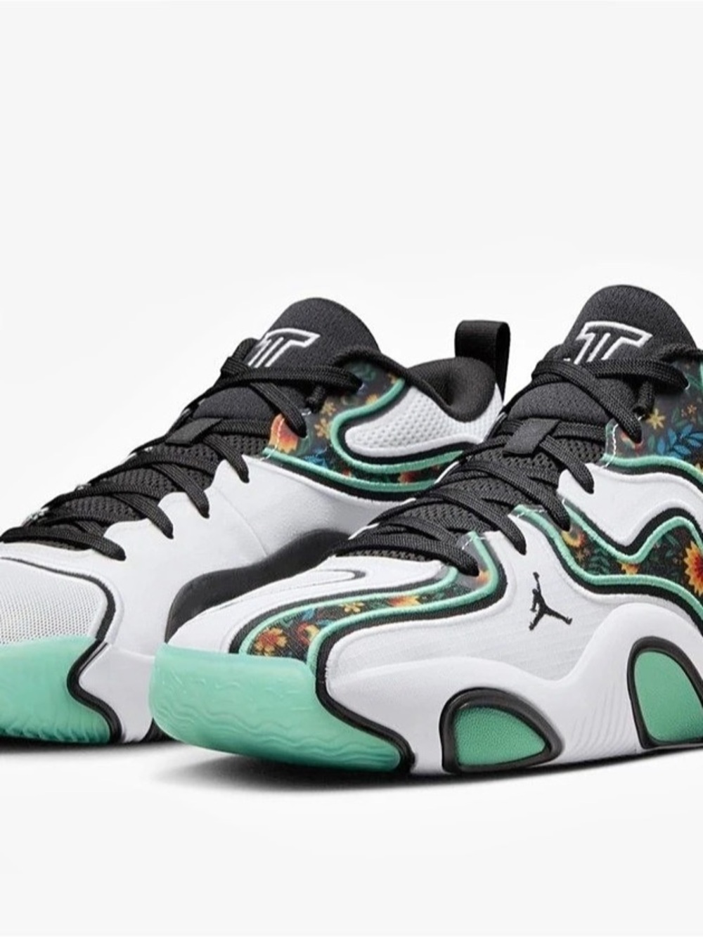 Jordan Trunner Floral Sneakers in White & Green Like New